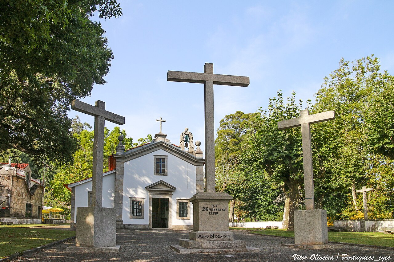 Capela do Calvário, com vista para o mar